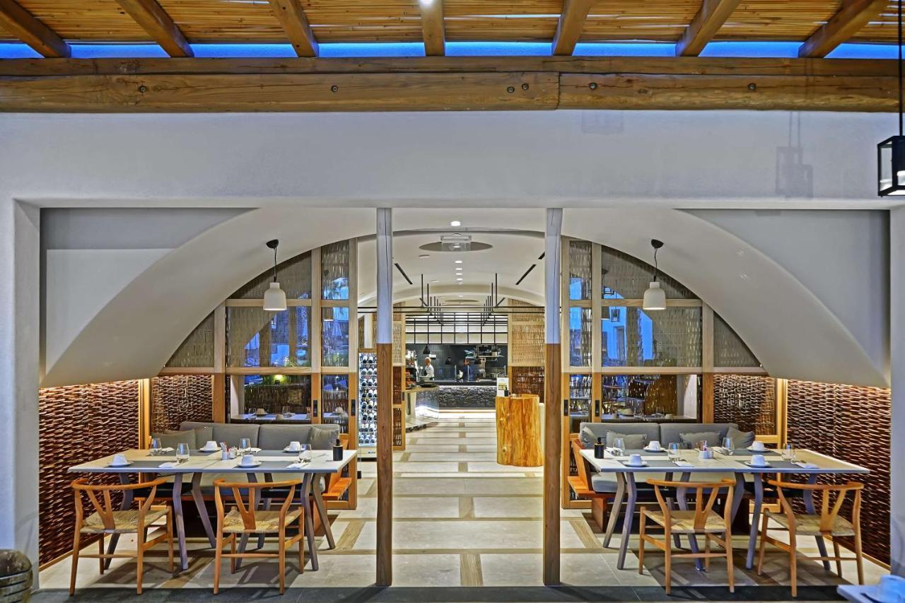 Radisson Blu Zaffron Resort, Santorini (Adults Only) Kamari  Ngoại thất bức ảnh