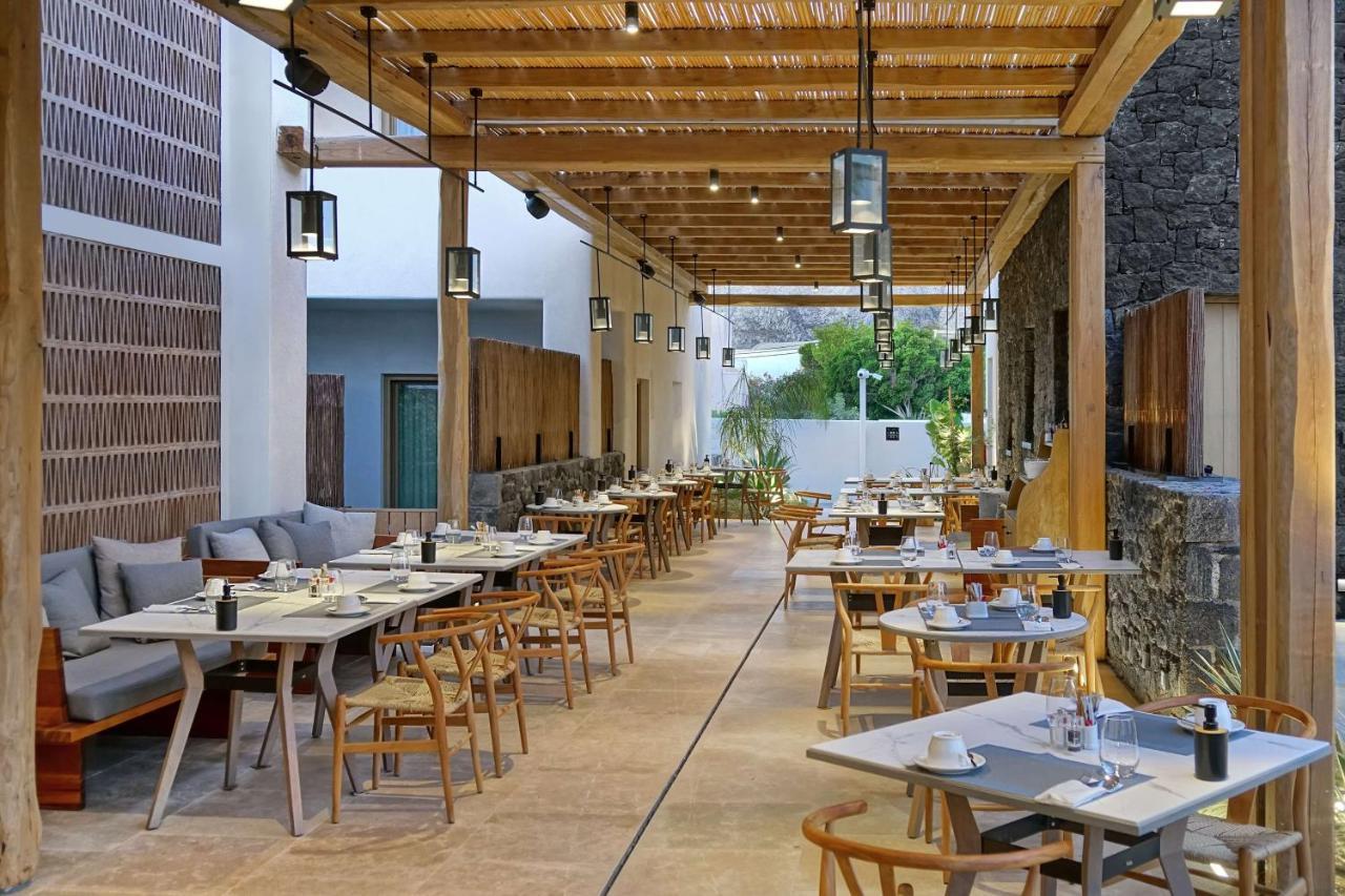 Radisson Blu Zaffron Resort, Santorini (Adults Only) Kamari  Ngoại thất bức ảnh