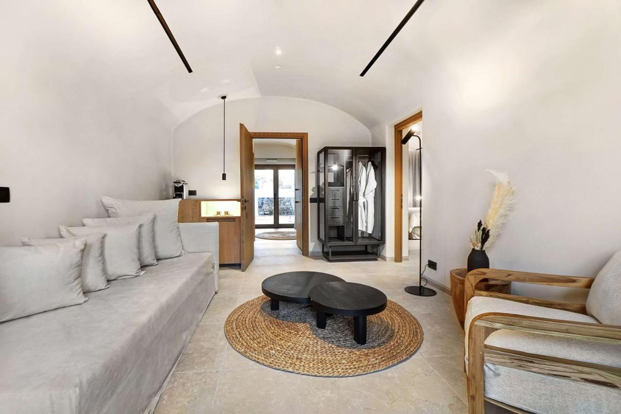 Radisson Blu Zaffron Resort, Santorini (Adults Only) Kamari  Ngoại thất bức ảnh