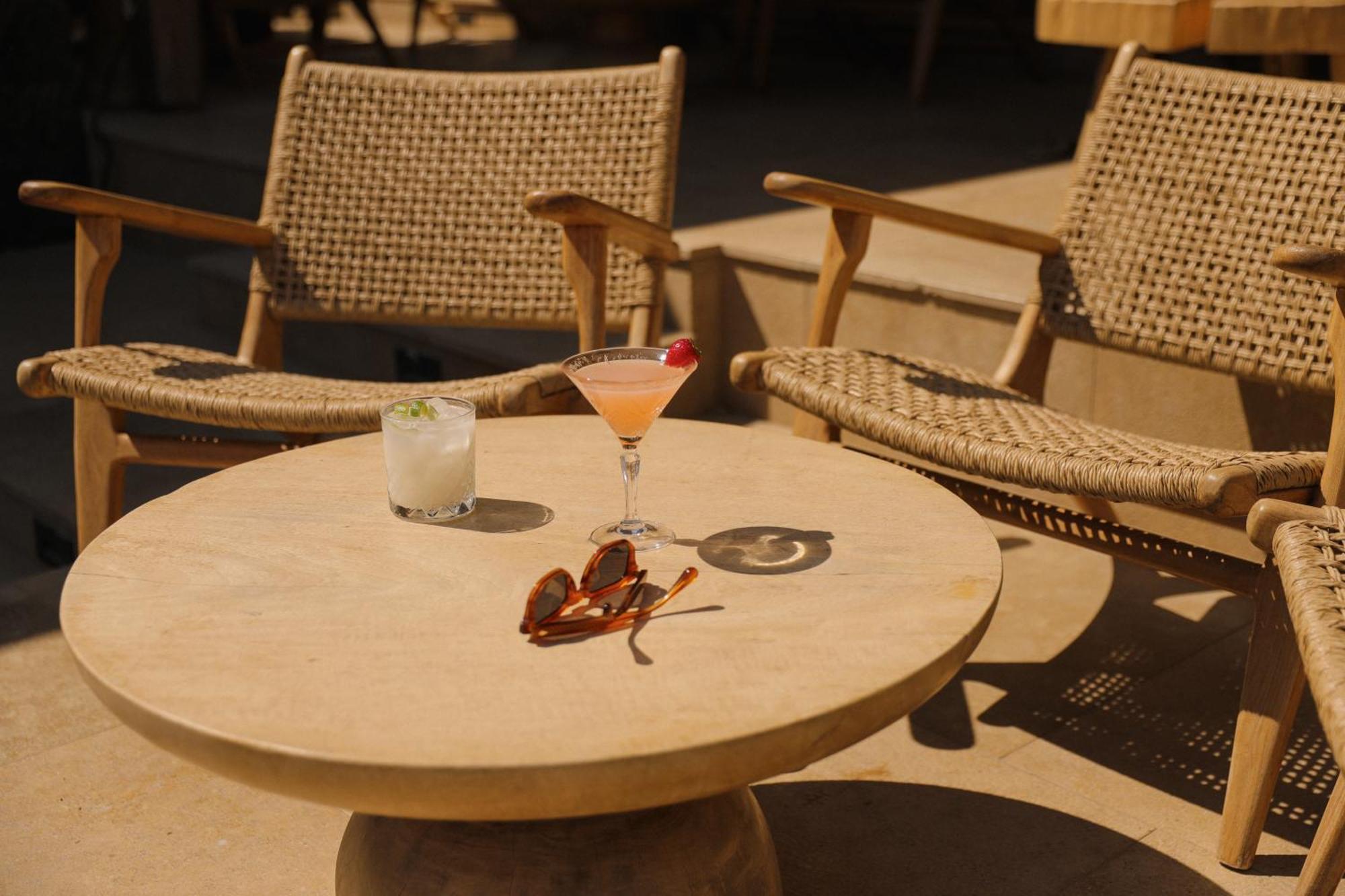 Radisson Blu Zaffron Resort, Santorini (Adults Only) Kamari  Ngoại thất bức ảnh
